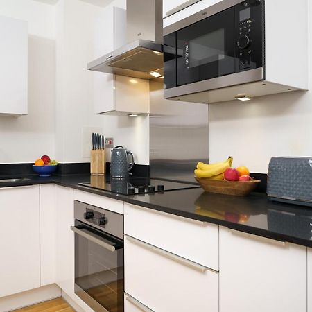 Ferienwohnung 1 Bed Flat Near Canary Wharf, O2 London Exterior foto